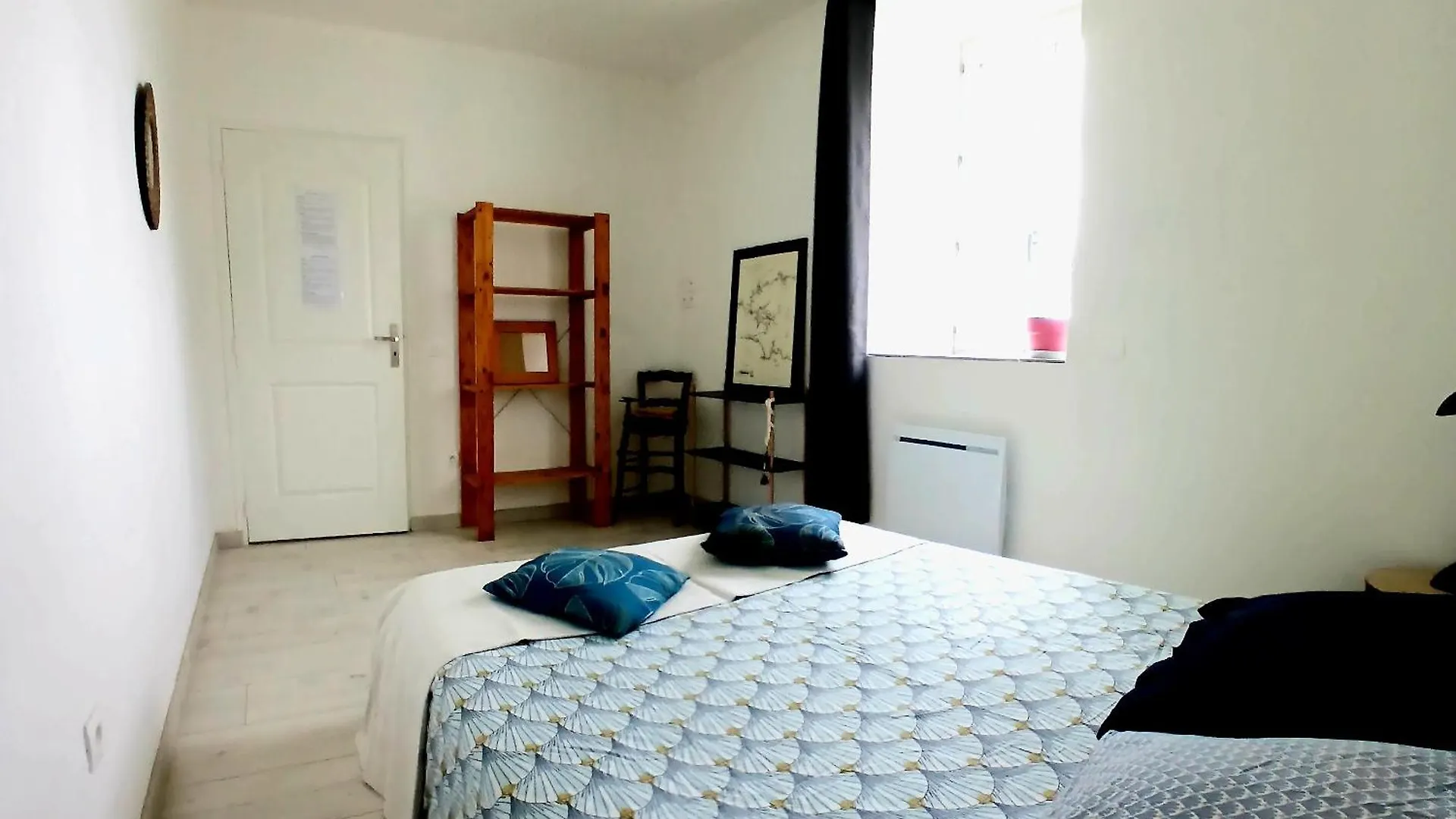 Manoir De Kerozet - Chambres Chez L'Habitant - 3 Chiens Plouider Homestay